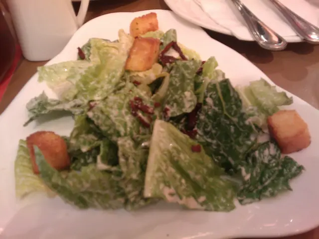 跟餐迷你凱撒沙律（幾濃的芝士味）