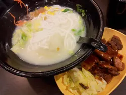 东坡肉鱼汤米线