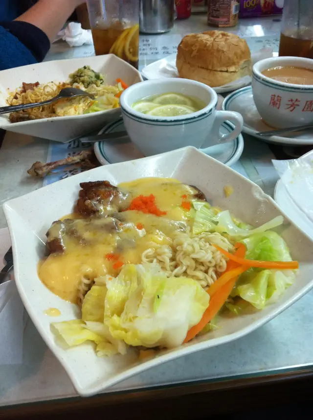 龍蝦汁蟹籽雞扒撈丁 