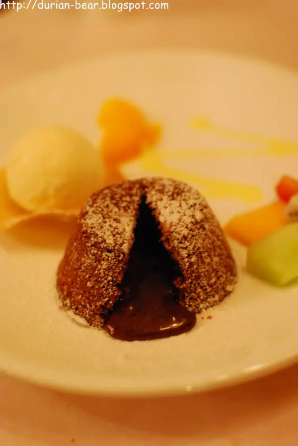 朱古力心太軟配雲尼那雲糕