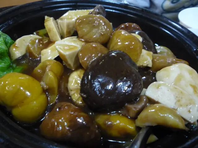 栗子素雞煲