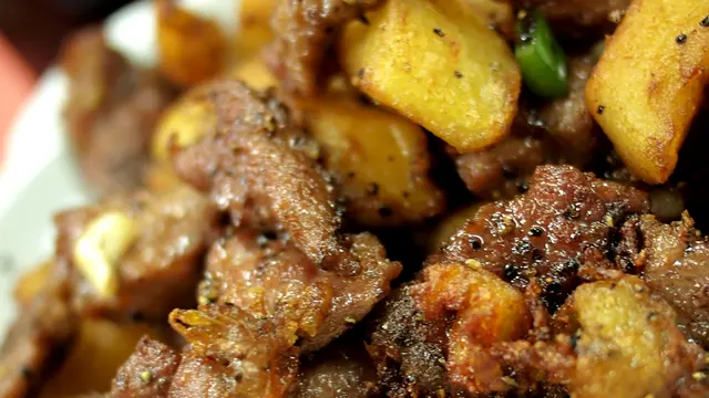 黑椒薯仔牛柳粒