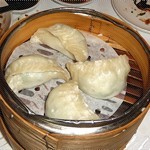 steamed vegetable dumplings (B+)