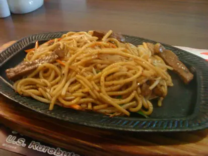 登登~黑椒牛柳鐵板炒意粉