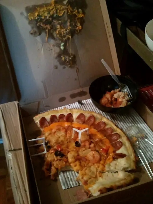 未見這咁樣嘅pizza~差!