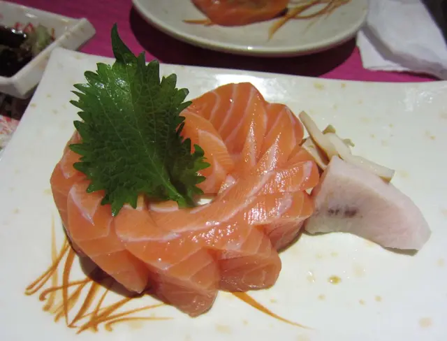 三文魚/白肉豚/飽魚刺身