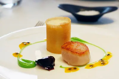 甜酸苦辣鮮，就是人生五味。禪也。