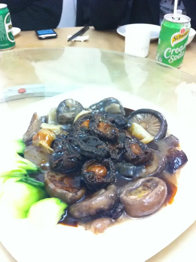 原隻鮑魚扣山珍海味