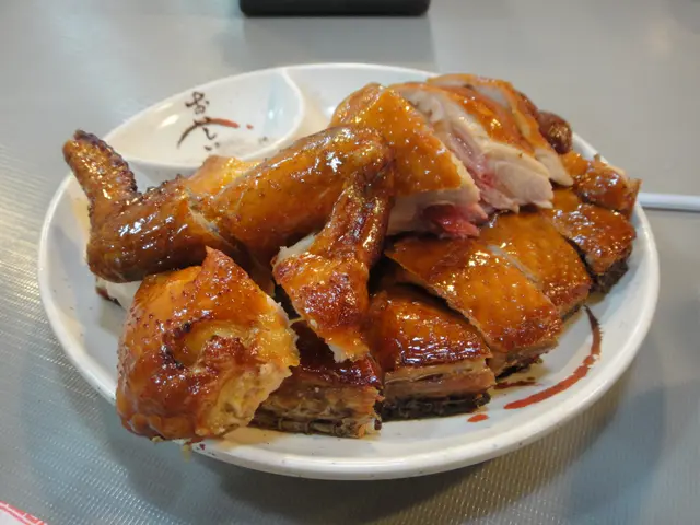 脆皮燒雞,味道口感過得去啦,不過無特色...