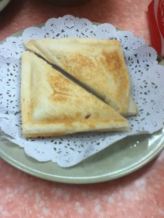 芝士豬扒夾 MOP 19.00