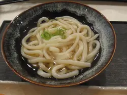 (3)熟食，選擇了湯烏冬