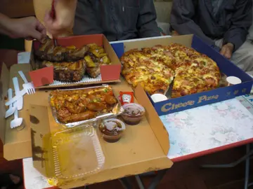 电话落单后大概半个多小时就送到。