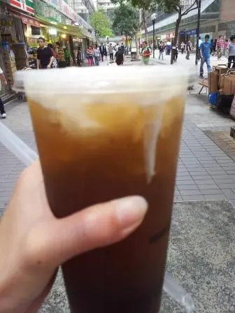 个奶盖只有1cm咁多, 少得可怜 