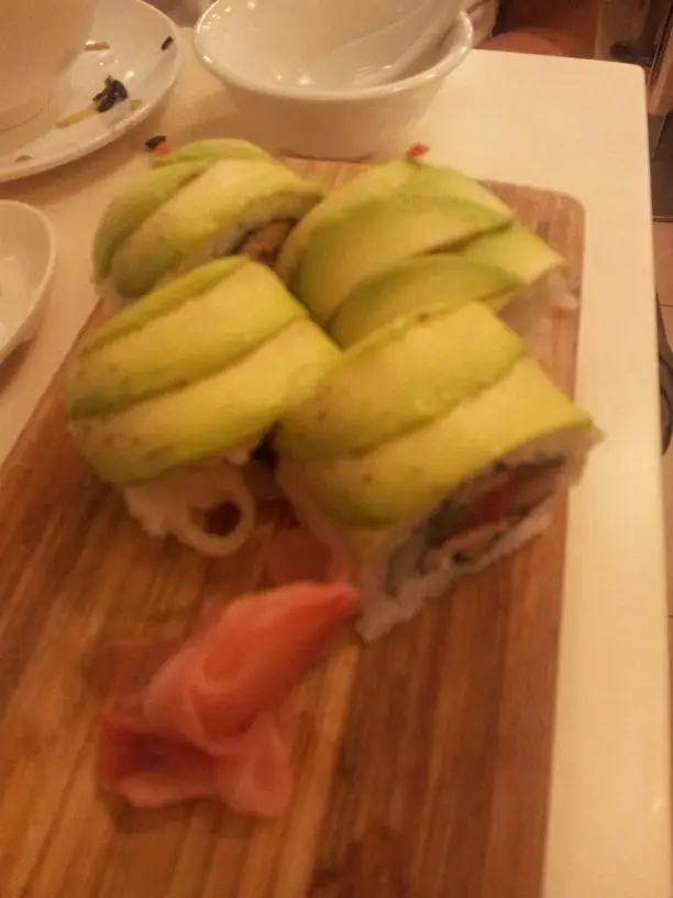 素牛油果軟殼蟹卷 ($32)