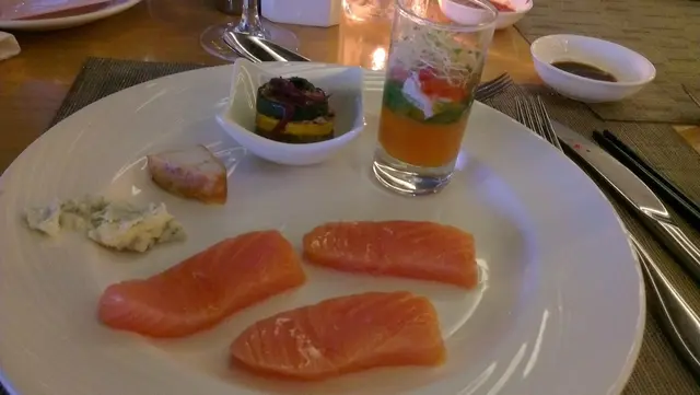 煙三文魚, 右上角的芒果MIX很開胃