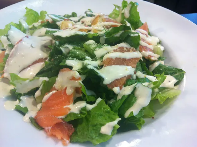 朋友的煙三文魚凱撒沙律