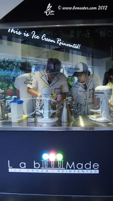 Lab Made Ice Cream (© Boneater)