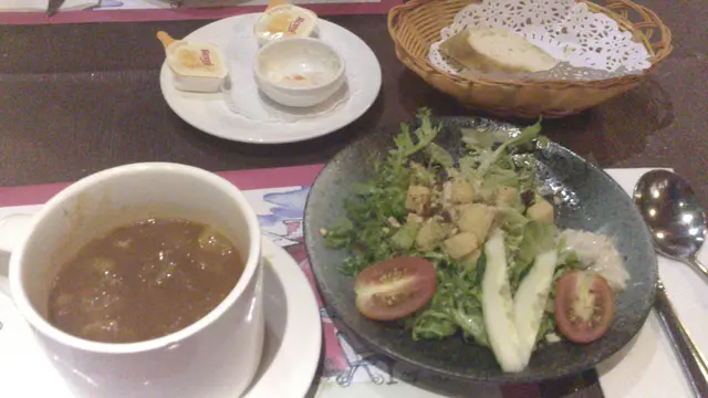 三文魚白汁醬伴法包, 超正!