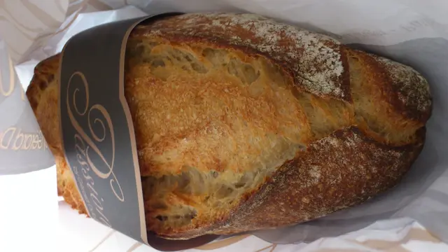 Passion. Pain au Lev vain, Petit $38
