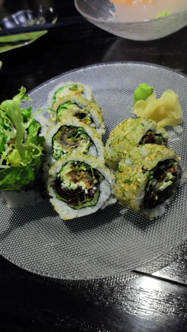 牛油果軟殼蟹反卷