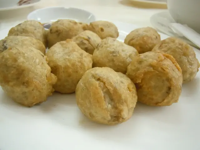 炸鯪魚球