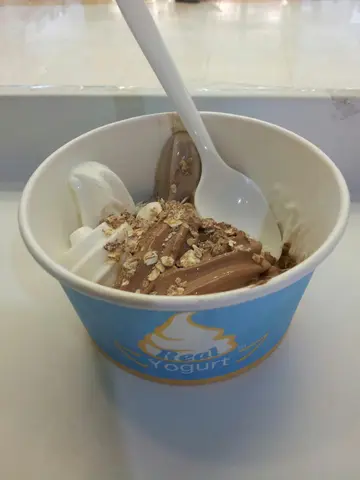 食yogurt我至爱加麦片, 健康又饱肚, 呢度有Alpen营养麦, 超市卖60几1盒, 老细超重本