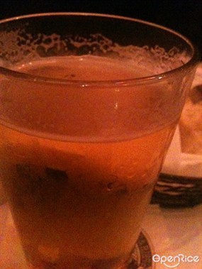 Poor beer with no foam!!! - Dan Ryan&#39;s Chicago Grill in Admiralty 