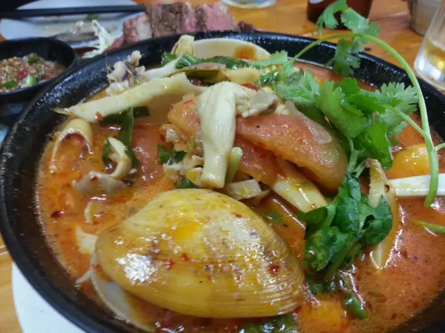 冬陰公好多料,人小只系叫左個細,味道適中,而且夠香