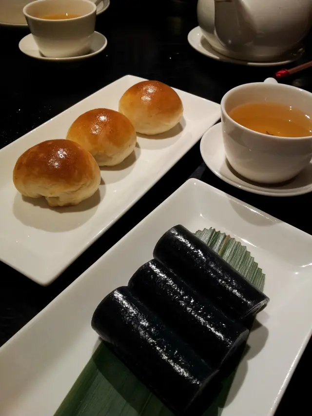 芝麻卷果然值得一試，家人encore再一次，叉燒包則沒有試