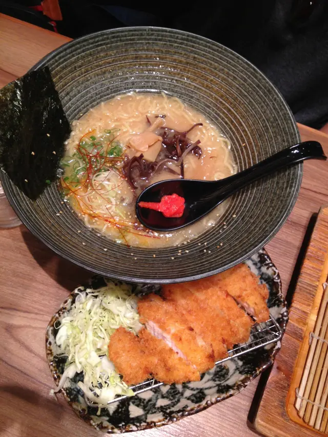 朋友R的吉列豬扒麵豉湯拉麵