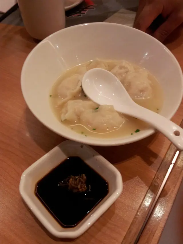 芹菜魚肉水餃 $38