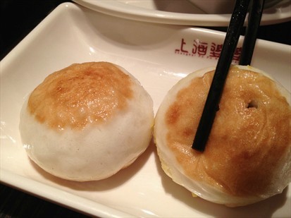 京蔥手切牛肉包 (Pan fried beef pastries)
