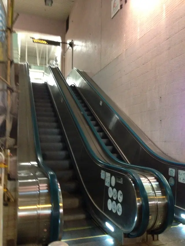 成和道直上2樓,好易穩。泊車就雲地利道,行5分鐘就到。