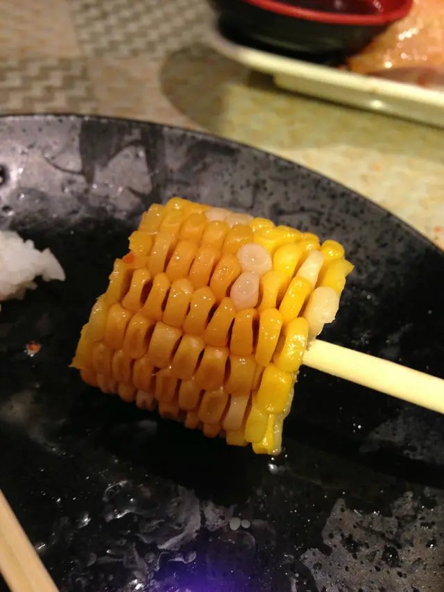 又係宿一燒咁橋的燒栗米，出奇地好味