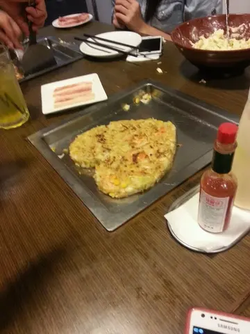 店员帮手整左个心形出泥