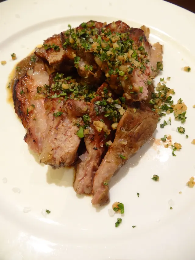 48小時慢煮牛仔骨配柱侯蘿白汁