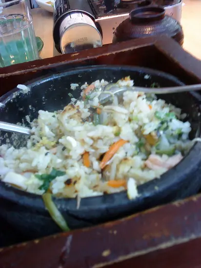 攪拌後的石鍋海鮮飯