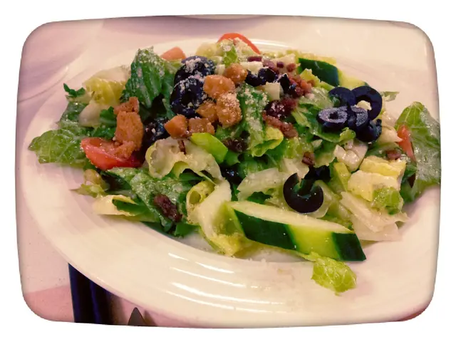 凱撒沙律-醬已被水開得很稀,份量少得可憐