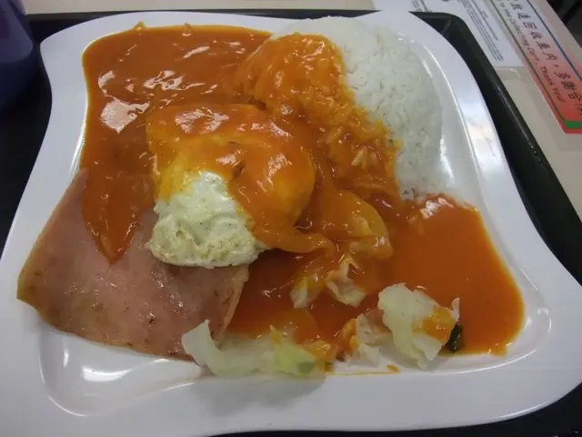 火腿雞扒煎蛋飯