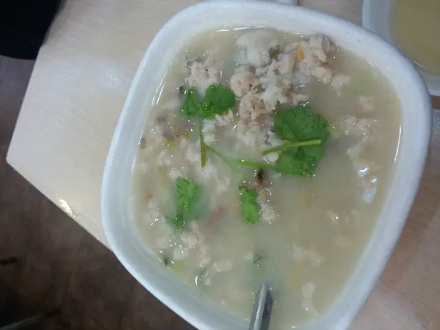 蠔仔粥 (一碗 $5X)