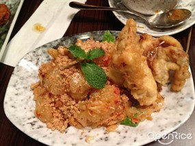 軟殼蟹柚子沙律 - 大埔的泰皇屋