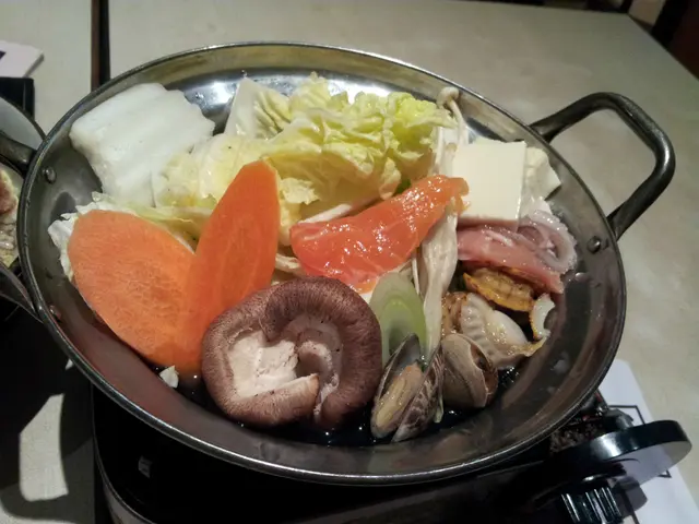 海鮮火鍋 - 煮熟前 $48