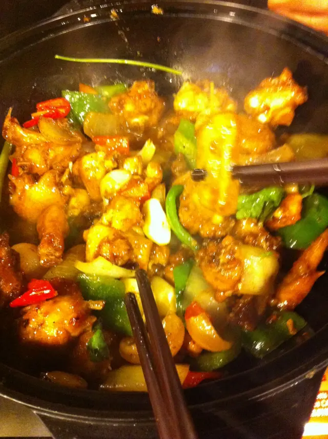 本身我想話食魚無咁肥,點知男友唔理我感受,叫左辣味雞煲,