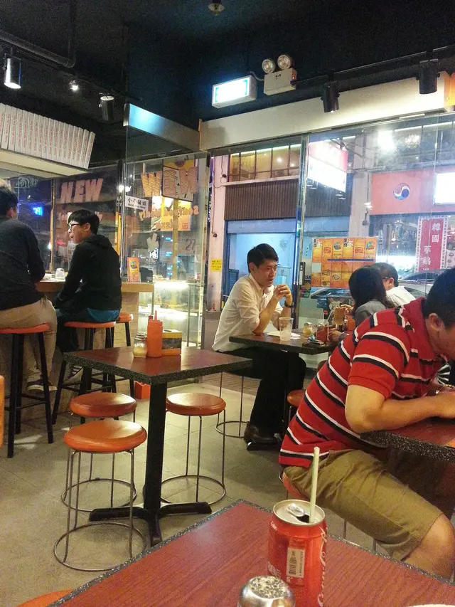 地方不是好大,好平民化的一間pizza 店