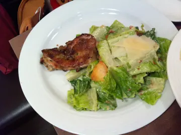 凱撒沙律配烤雞