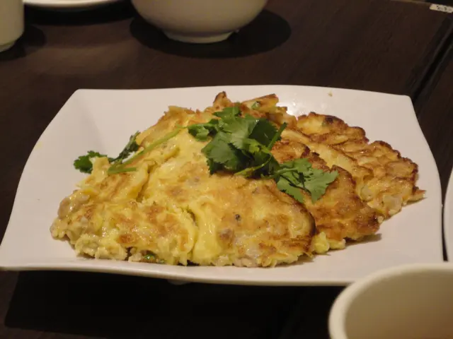 菜甫肉鬆煎蛋角