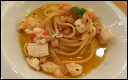 特色海鮮扁意粉