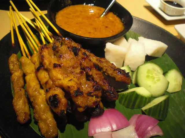 沙爹雞肉 / 牛肉串燒