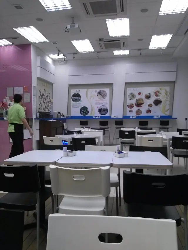 樓面潔淨,陳設簡約