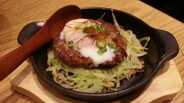 溫泉玉子叉燒漢堡